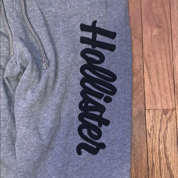 grey hollister sweatpants - Picture 2 of 3